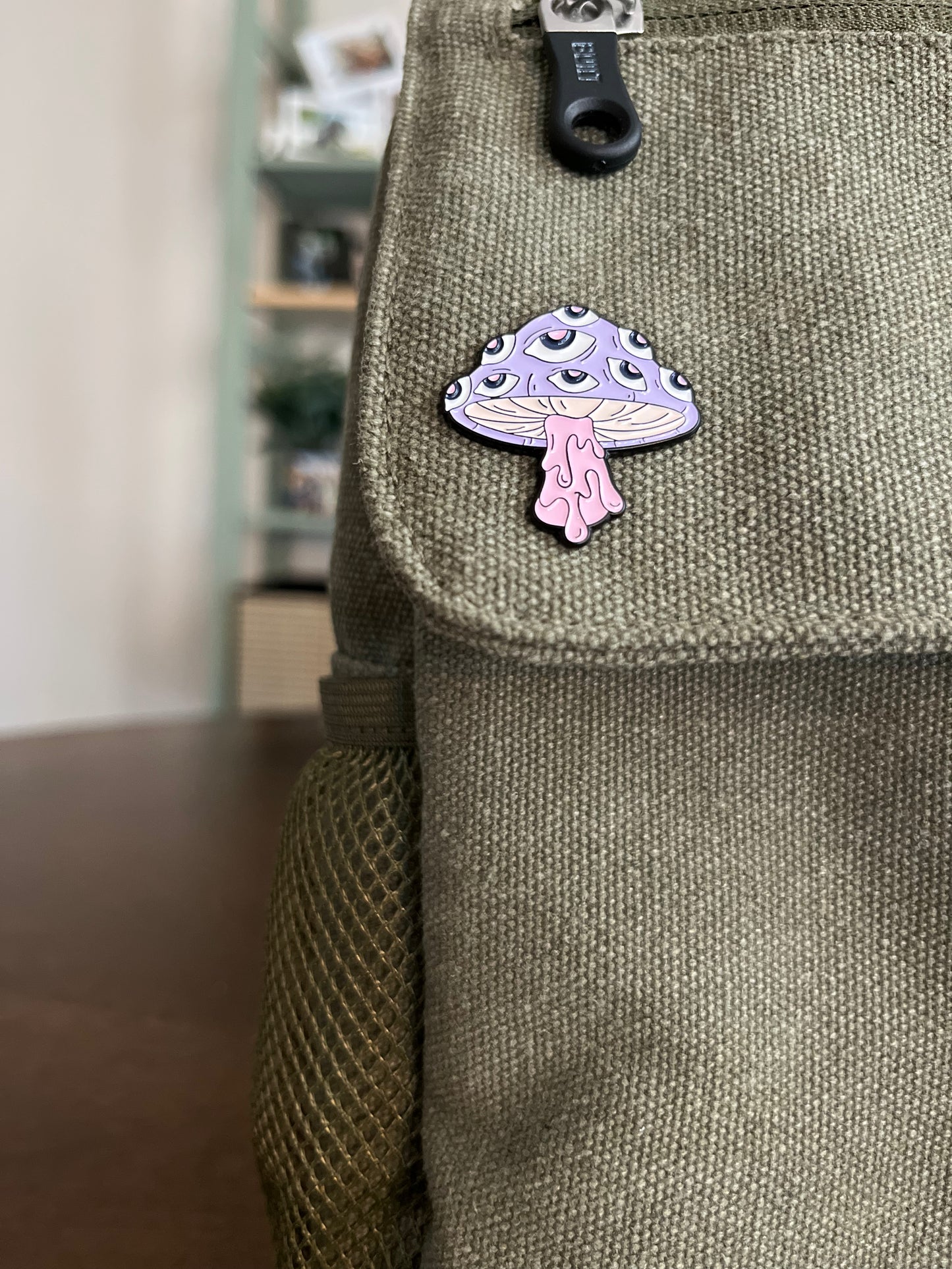 Mushroom Gaze Pin